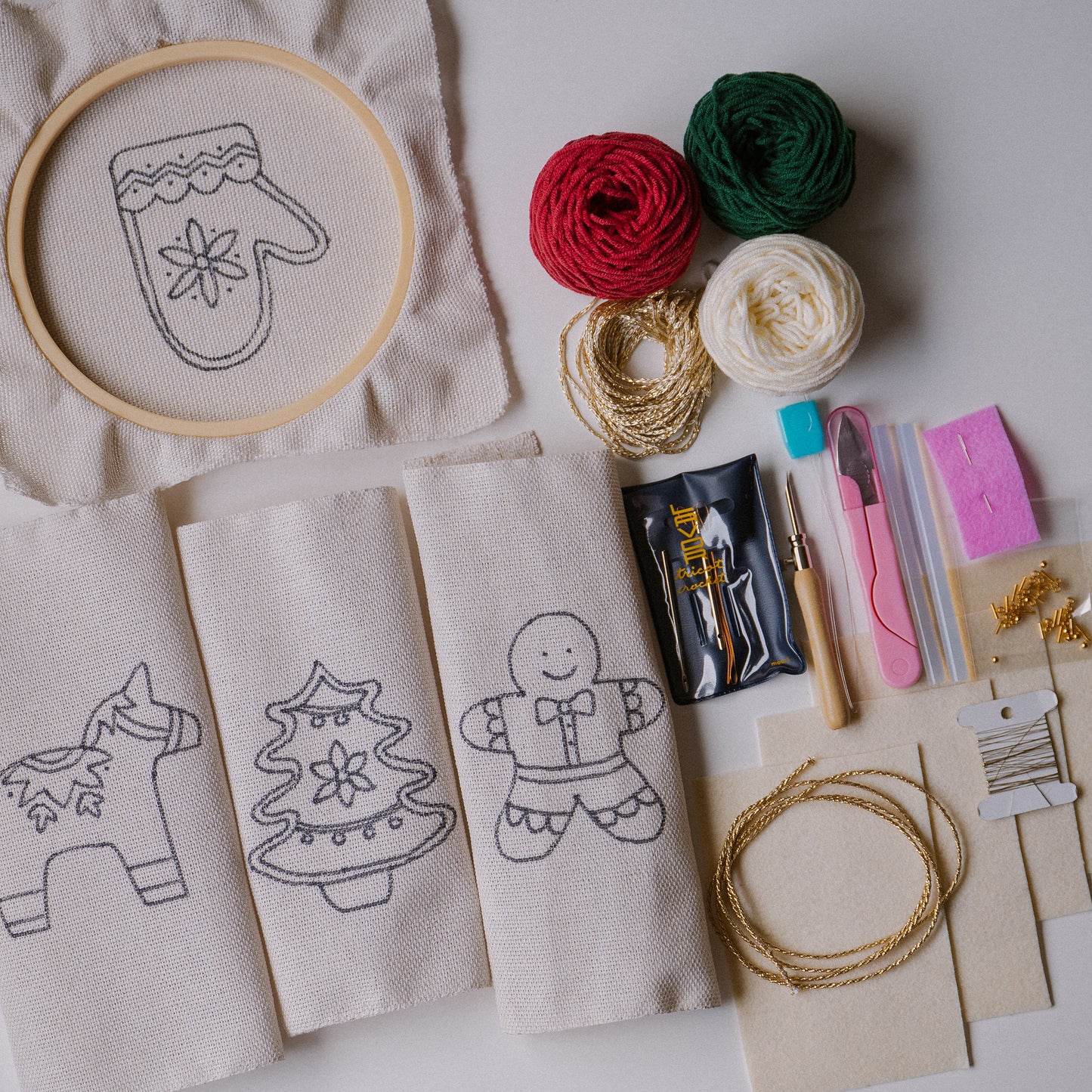 Kit de punch needle "Christmas ornaments"