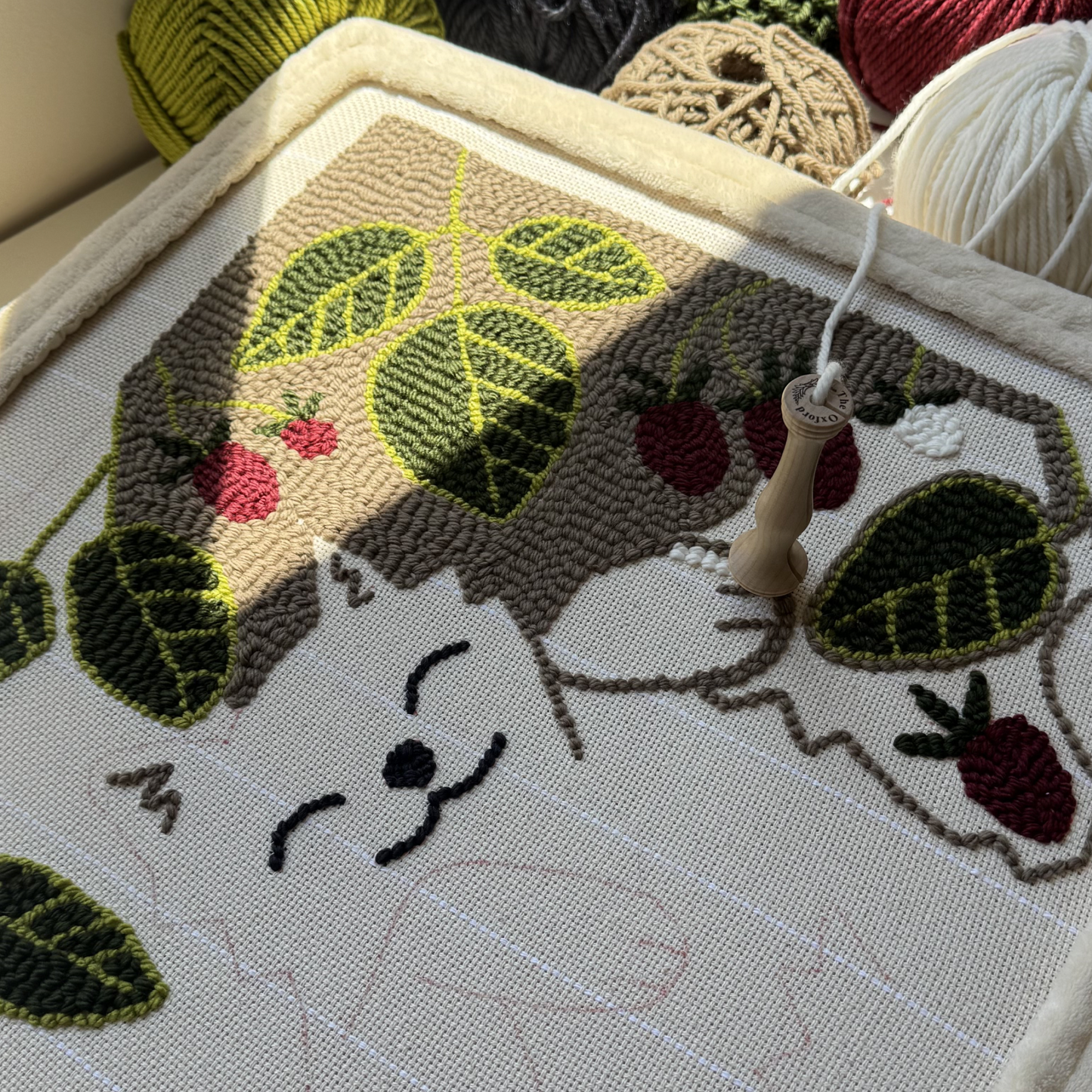 Patrón Digital Punch Needle en PDF — Raspbery garden cat rug